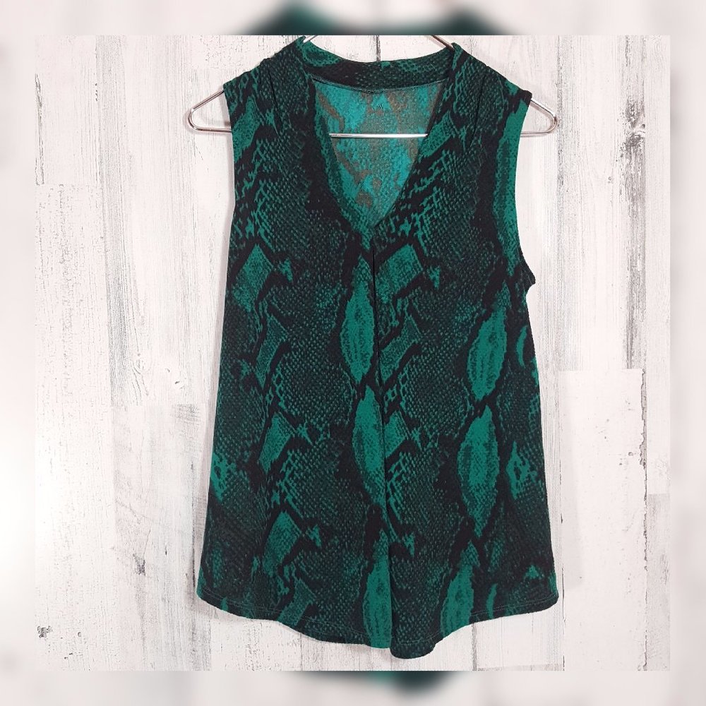 WORTHINGTON Animal print v-neck sleeveless top